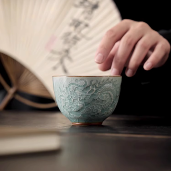 Hand-carved Auspicious Dragon Ice Crackle Glaze Ceramic Chinese Gongfu Tea Cup