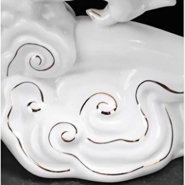 Graceful Vintage White Lazy Semi-Automatic Chinese Gilded Sculptural Dragon Porcelain Tea Cup Set