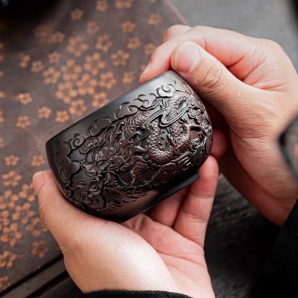 Creative Zisha Pottery Chinese Dragon Master Tea Cup With Relief Auspicious Dragon Figurines