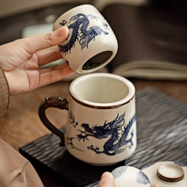 Exquisite Hand-Painted Blue and White Porcelain Auspicious Clouds Dragon Tea Cup Mug